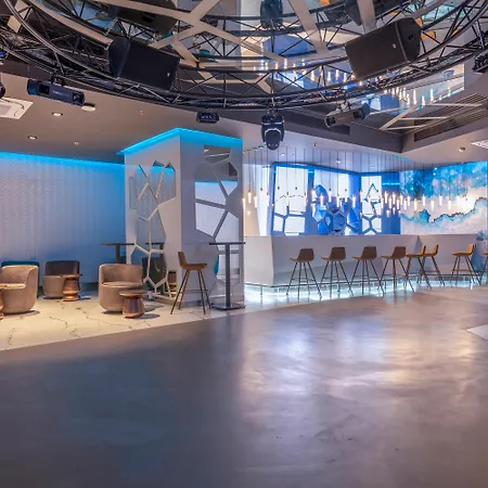 מלון Calyptus Kirman Premium